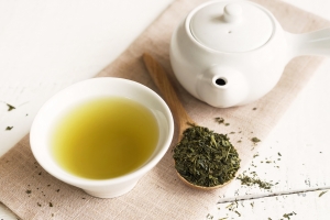 8 sposobw, jak wykorzysta zielon herbat jako kosmetyk  [Fot. Kittiphan - Fotolia.com]