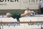 86-letnia gimnastyczka byszczy w kolejnych zawodach [Johanna Quaas, fot. YouTube]