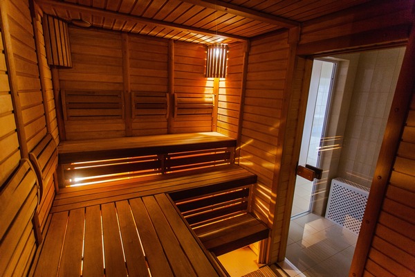 Alzheimer - mczyni maj nisze ryzyko choroby, gdy korzystaj z sauny [fot. ateryna Petrova z Pixabay]