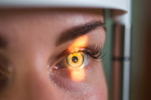 Badanie oczu pozwala wykry wiele powanych chorb [Fot. Anna Kovaltschuk - Fotolia.com]