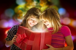 Boe Narodzenie 2016: witeczne prezenty dla dziewczyny [Prezent dla dziewczyny,  ©  Subbotina Anna - Fotolia.com]