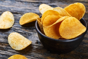Chipsy niekoniecznie ziemniaczane - z czego przygotowa chrupice talarki? [Fot. alexshyripa - Fotolia.com]