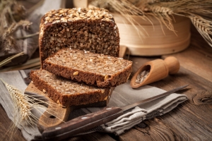 Chleb razowy nie zawsze najlepszym rozwizaniem dla zdrowej diety [Fot. arfo - Fotolia.com]