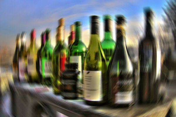 Codzienne picie alkoholu przyspiesza starzenie si mzgu [fot. Gerd Altmann from Pixabay]