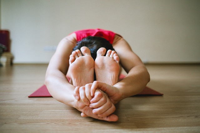 wiczenie jogi pomaga powstrzyma tycie w rednim wieku [fot. Jenia Nebolsina from Pixabay]