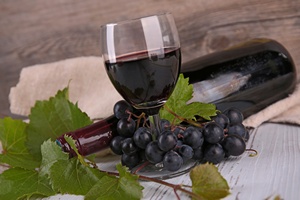 Czerwone wino pomaga schudn [© M.studio - Fotolia.com]