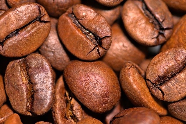 Dlaczego lubimy kaw, cho gorzki smak nie powinien nam si podoba? [fot. Vinzenz Lorenz M from Pixabay]