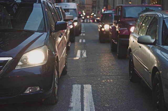 Dugie dojazdy do pracy i stres powoduj wypalenie zawodowe [fot. Free-Photos from Pixabay]