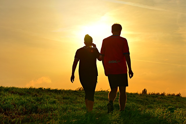 Duszy spacer to wicej zdrowia: chodzenie to panaceum? [fot. Mabel Amber from Pixabay]