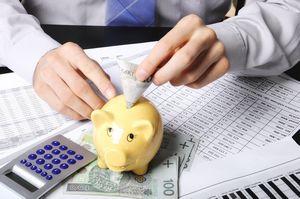 Domowe finanse pod kontrol - jak oszczdza? [© dundersztyc - Fotolia.com]
