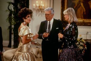 "Dynastia" znw w telewizji [Joan Collins, John Forsythe i Linda Evans fot. ABC]