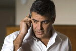 George Clooney mia wypadek na skuterze [George Clooney fot. Monolith Plus]