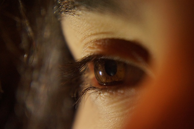 Jak hormony wpywaj na utrat wzroku u kobiet [fot. thamuna Onashvili from Pixabay]
