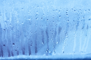 Jak radzi sobie zim z zaparowanymi oknami? [Fot. Aleksandr - Fotolia.com]