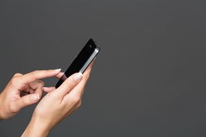 Jak ustrzec si SMS-owych oszustw [© Amir Kaljikovic - Fotolia.com]