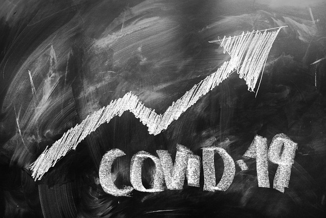 Jakie s dugotrwae skutki COVID-19 - wzrasta m. in. ryzyko przedwczesnej mierci [fot. Gerd Altmann from Pixabay]