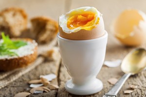 Jedno jajko dziennie ograniczy ryzyko udaru [Jajka s zdrowe, © derkien - Fotolia.com]