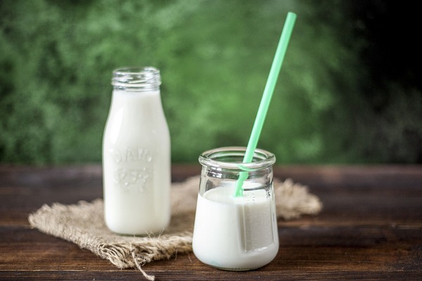 Jogurt zmniejsza ryzyko gruczolakw w jelitach mczyzn [fot. Imo Flow z Pixabay]