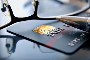 Karta kredytowa: kosztowny pienidz [© svort - Fotolia.com]