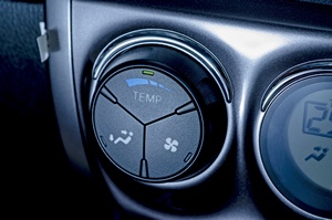 Klimatyzacja w samochodzie. Nie popeniaj tych bdw! [© pakpong pongatichat - Fotolia.com]