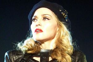 Madonna zapewnia, e jest dobr matk [Madonna, fot.  	Jon Haywood @The Signifier Limited, cc-by-2.0, Wikimedia Commons]