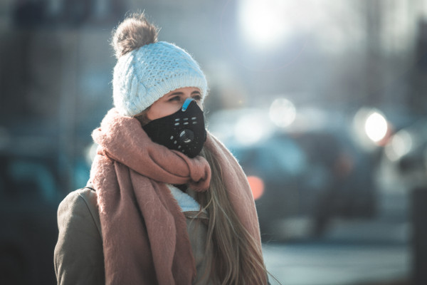 Maski antysmogowe nie chroni przed smogiem [Fot. leszekglasner - Fotolia.com]