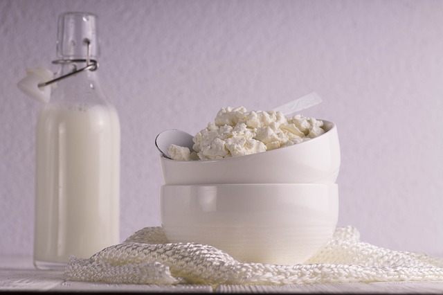 Mleko na niadanie poprawia glikemi  [fot. Diana Lawrowa from Pixabay]