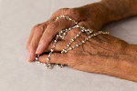 Modlitwa pomaga kobietom radzi sobie z negatywnymi emocjami [© feather ridge images - Fotolia.com]