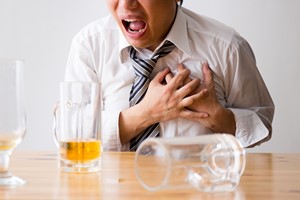 Nie naduywaj alkoholu, bo zachorujesz na serce [© polkadot - Fotolia.com]