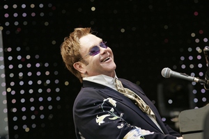 Nieczuy ojciec Eltona Johna [Elton John fot. Universal Music Poland]