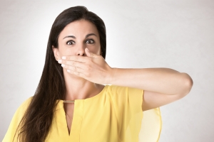 Nieprzyjemny zapach z ust: 6 przyczyn, 6 sposobw na zwalczanie [Fot. ruigsantos - Fotolia.com]