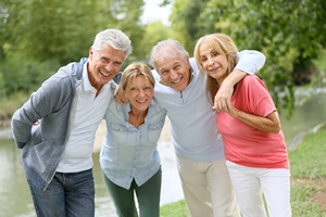 Niewielka grupa przyjaci wystarczy, by czu si szczliwym w starszym wieku [© goodluz - Fotolia.com]