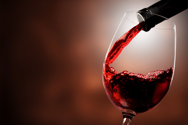 Niewielkie iloci wina poprawiaj iloraz inteligencji? [Fot. BillionPhotos.com - Fotolia.com]