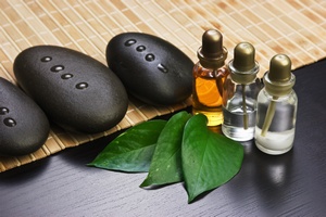 Olejki, oleje i oliwki - SPA i aromaterapia we wasnym domu [© Poles - Fotolia.com]