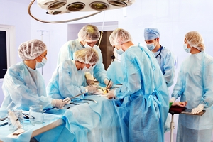 Operacje serca bez zbdnego blu  [fot.  TAVI]