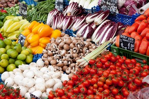 Owoce i warzywa jemy w postaci naturalnej [© thongsee - Fotolia.com]