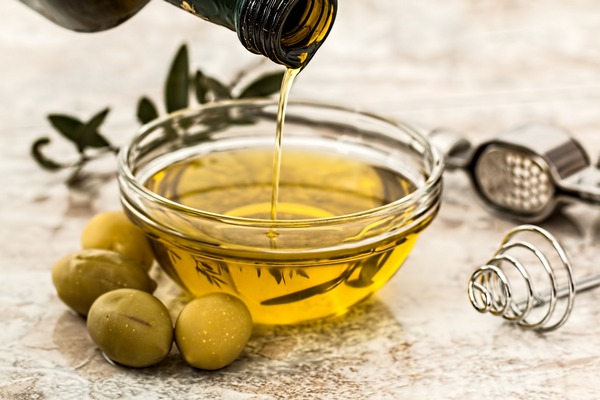 Par yek oliwy z oliwek dziennie pomaga uchroni si przed cukrzyc [fot. Steve Buissinne z Pixabay]