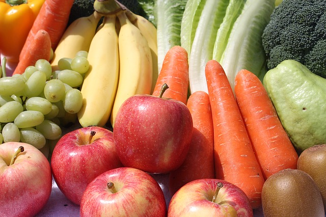 Pi porcji warzyw i owocw dziennie sprzyja dugowiecznoci [fot. Jasmine Lin from Pixabay]