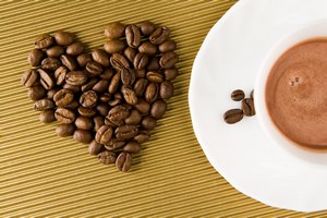 Pijaj kaw po niadaniu, a nawet po obiedzie. Poprawi zdrowie serca i nie tylko [© pressmaster - Fotolia.com]