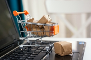 Poowa kupujcych online na wiecie robi zakupy za granic [Fot. bogdanvija - Fotolia.com]