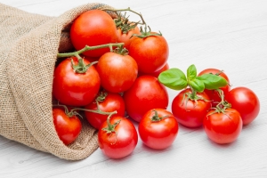 Pomidory kluczem do walki z rakiem skry? [Fot. Lsantilli - Fotolia.com]