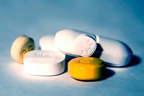 Popularne leki przeciwblowe i antybiotyki pomagaj przy depresji? [fot. Pasi Mäenpää z Pixabay]