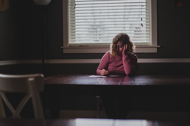 Psychospoeczny stres wpdza kobiety w choroby serca [fot. StockSnap from Pixabay]