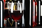 Resweratrol, zwizek zawarty w czerwonym winie, chroni przed upadkami [© monticellllo - Fotolia.com]