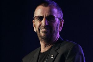 Ringo Starr, synny perkusista The Beatles, skoczy 75 lat [© Ringo Starr, fot. Eva Rinaldi, CC BY-SA 2.0, Wikimedia Commons]