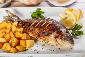 Ryby na talerzu nie zawsze zdrowe [© Grafvision - Fotolia.com]