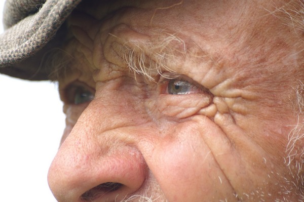 Seniorzy przeceniaj swj wzrok, nie dostrzegaj wad widzenia [fot. rottonara from Pixabay]