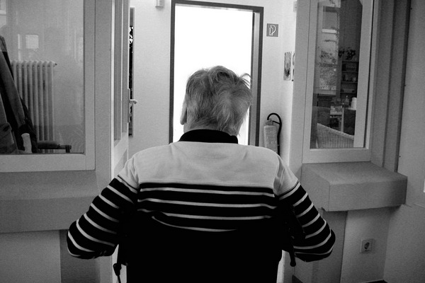 Seniorzy z zespoem Downa czciej choruj na demencj [fot. Gerd Altmann z Pixabay]