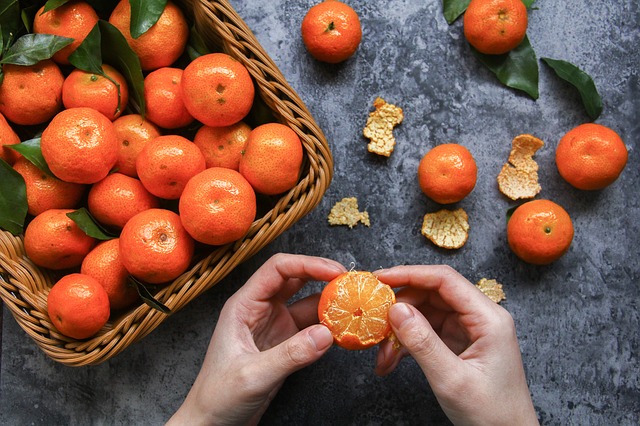 Skrki pomaraczy i mandarynek pomog obniy cholesterol [fot. Yi-Hsin Wei from Pixabay]