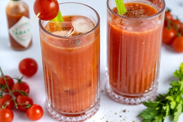 Sok pomidorowy zabija Salmonell Typhi i inne szkodliwe bakterie [fot. eatde from Pixabay]